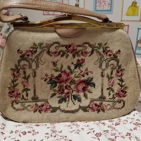 Meet your Posher, Constance - Picture 1 of 1